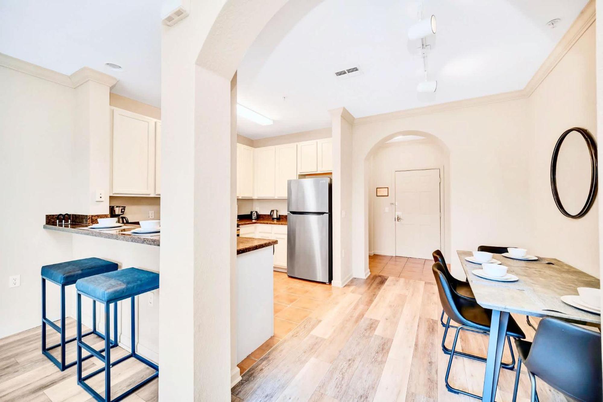 2br With Shared Pool & Hot Tub, Near Disney! Holiday home *