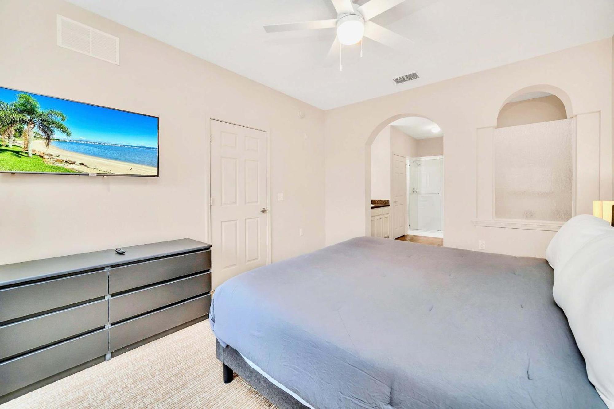 2br With Shared Pool & Hot Tub, Near Disney! Holiday home