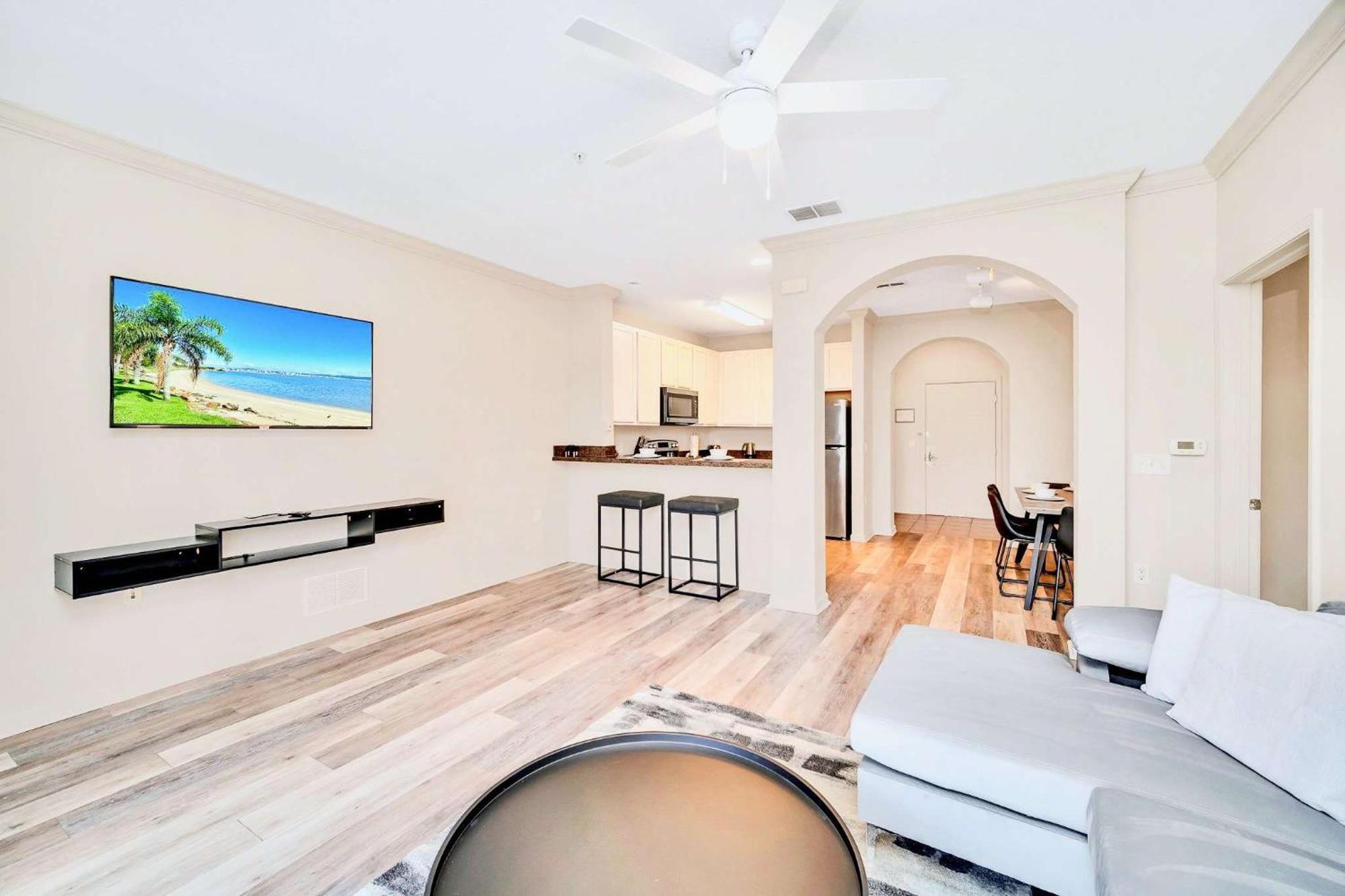 2br With Shared Pool & Hot Tub, Near Disney! Holiday home *
