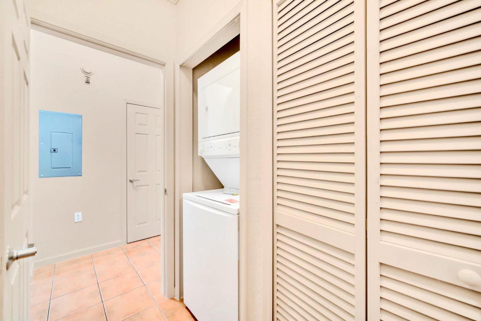 2br With Shared Pool & Hot Tub, Near Disney! Casa de Férias