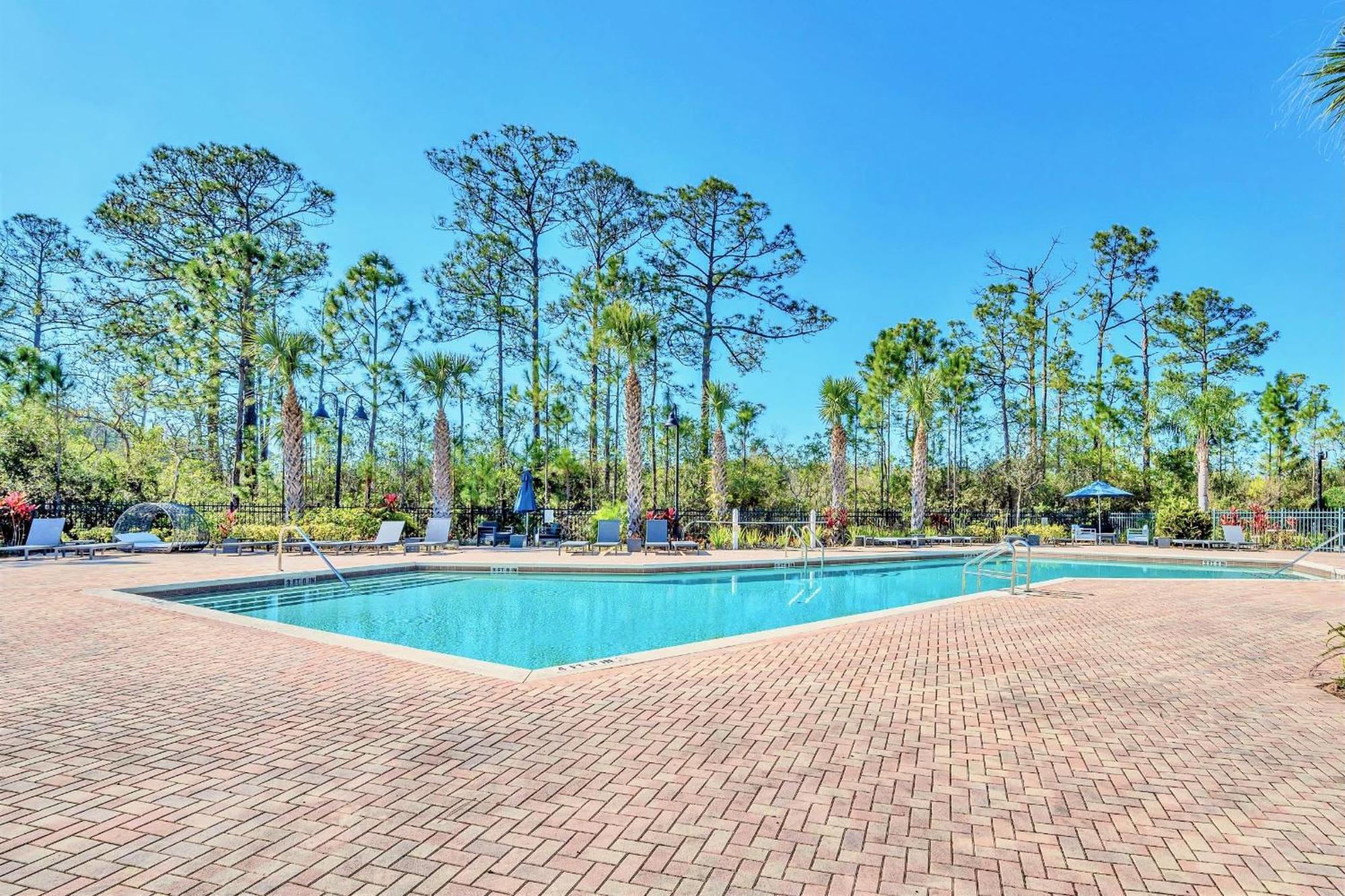 Casa de Férias 2br With Shared Pool & Hot Tub, Near Disney!